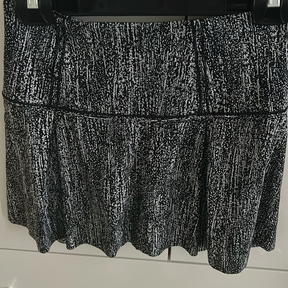 Lululemon Lost in Pace Skirt Size 4